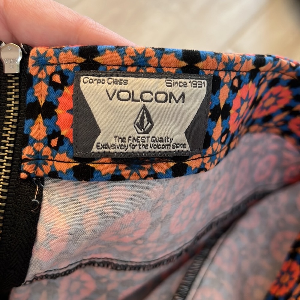 Volcom Mini Skirt - Picture 4 of 4